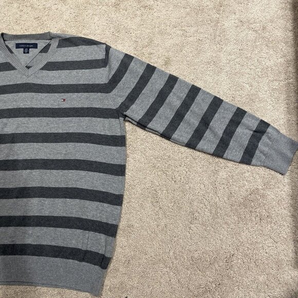 Tommy Hilfiger Mens Gray Striped V-Neck Sweater Size L 100% Cotton Long Sleeve - Picture 2 of 8
